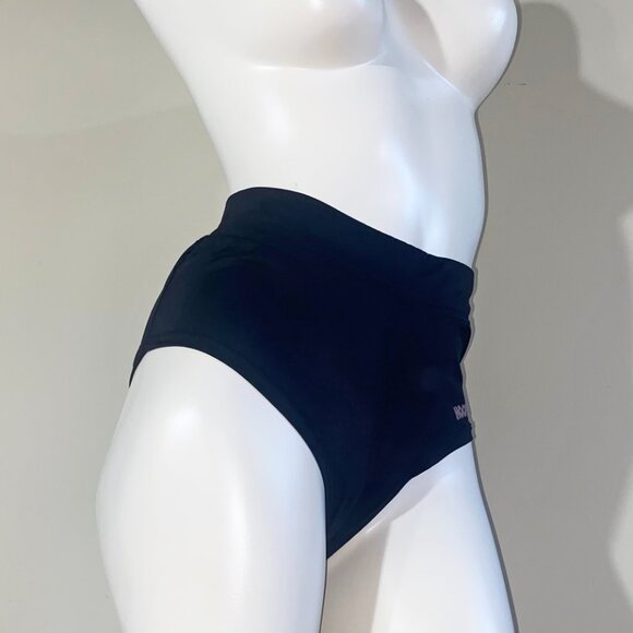 HOOTERS PRE-LOVED UNI - 2 TOPS BOOTIE SHORTS POUCH NAME TAG & NEW TAMARA TIGHTS - Picture 7 of 14